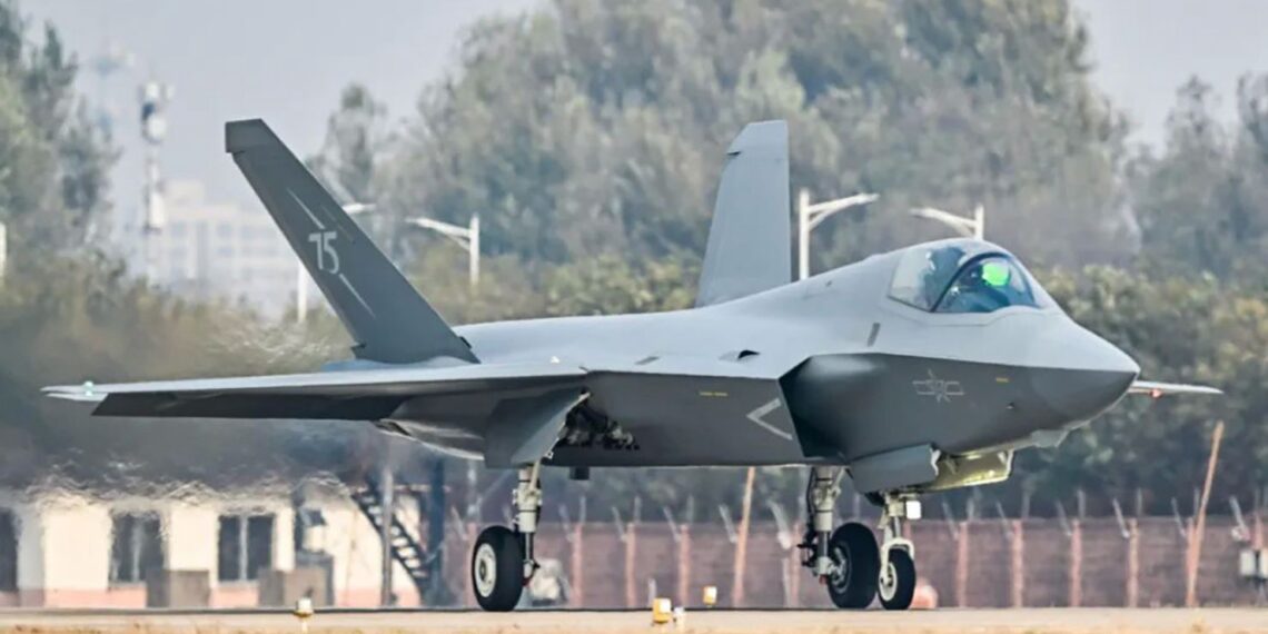 China Unveils 5th Generation J-35A Stealth Fighter Jet at Zhuhai Airshow 14 img 1088 2 1
