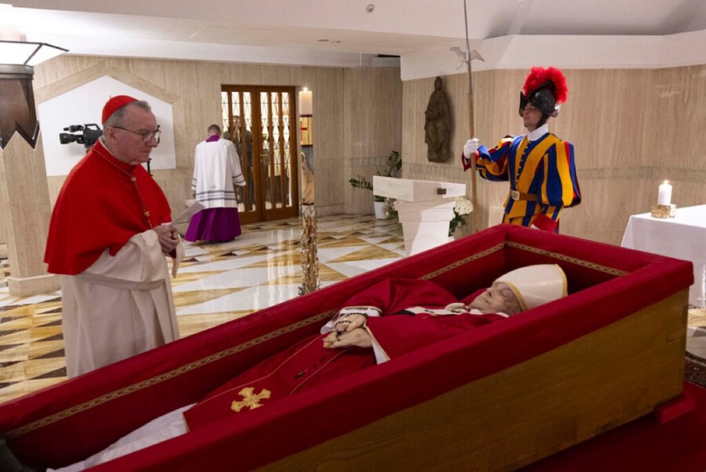 FIRST IMAGE OF POPE FRANCIS IN CASKET 15 img 3988 1