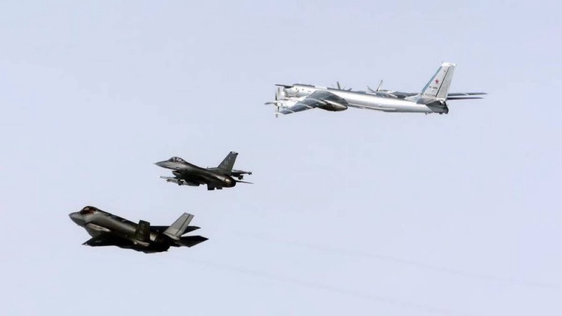NORAD Intercepts Russian Bombers and Fighters Near Alaska 15 img 6079