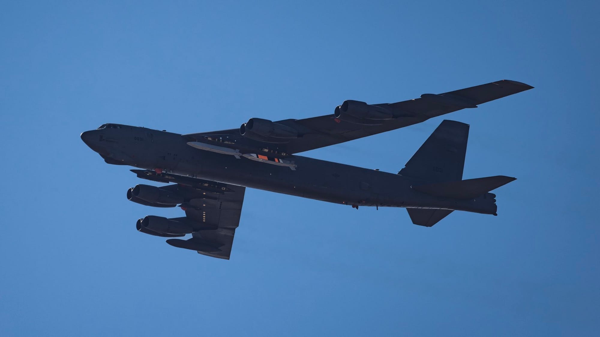 US Flaunts Next-Gen Nuclear Missile On B-52 Bomber 4 img 9165