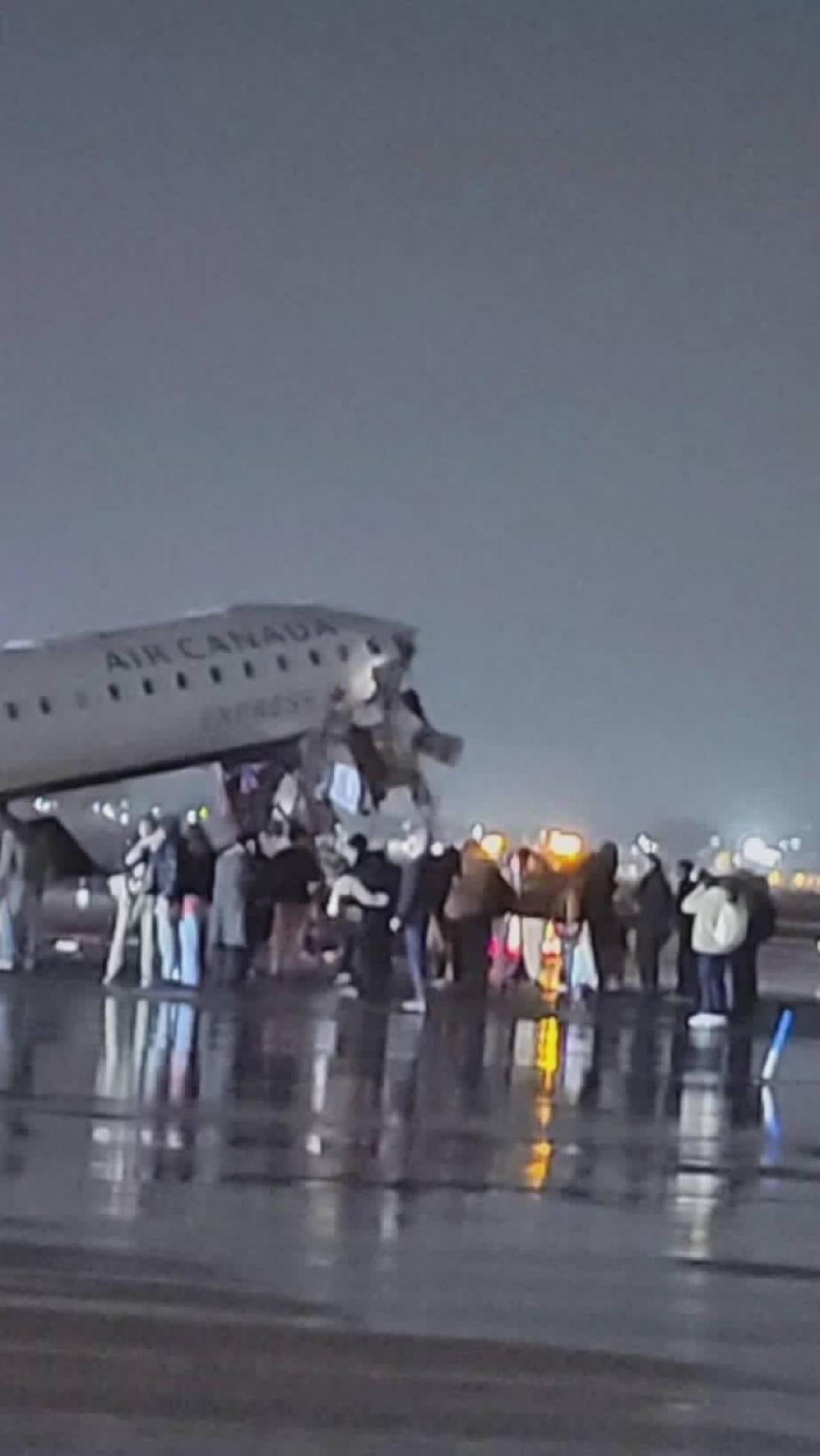 Deadly Collision Paralyzes New York's LaGuardia Airport 6 img 9246