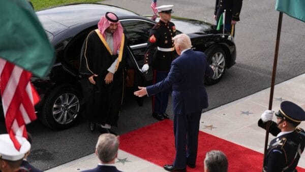 Gulf Allies Urge US to Continue War on Iran